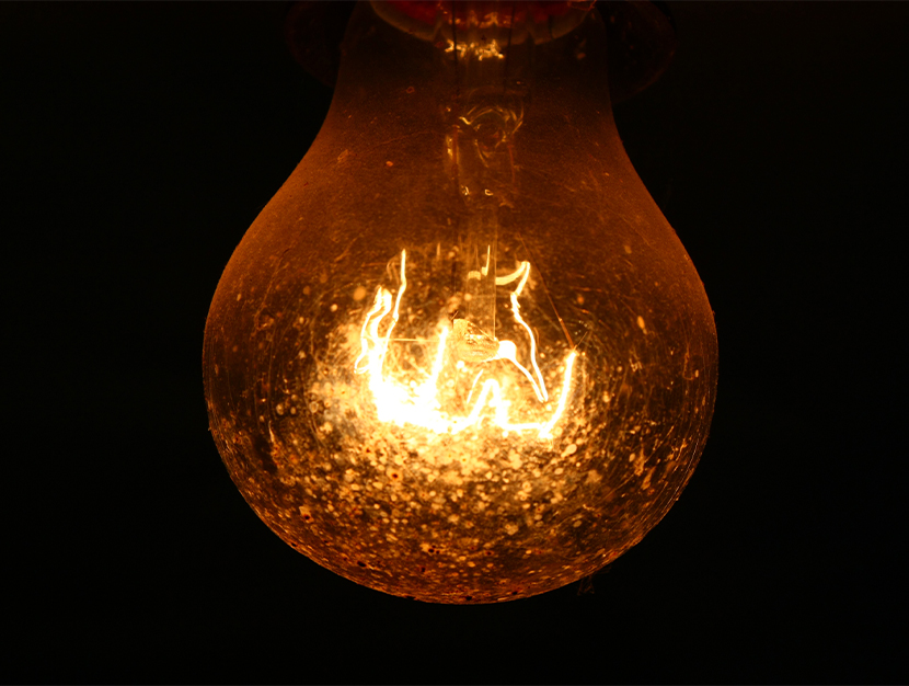 Bombillo antiguo incandescente 