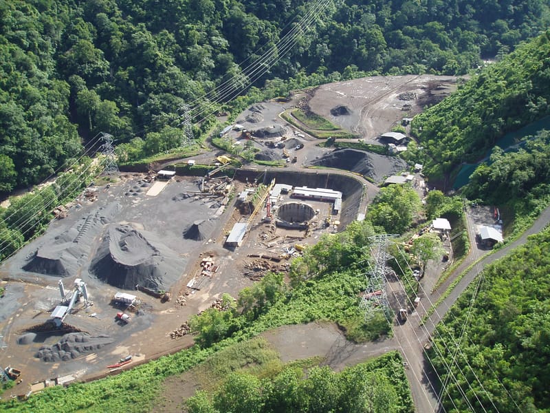 Inicio de la construcción de la casa de máquinas, 2008